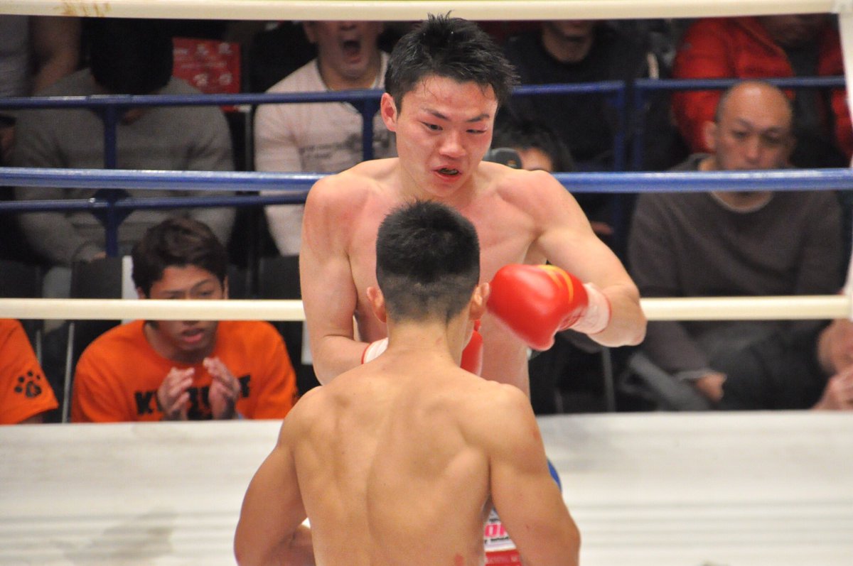 O Xrhsths Emanon Sto Twitter 第6試合 55kg Fight 3分3r 延長1r 石田圭祐選手 Krest Vs結城将人選手 U M A 1r序盤から結城選手を出血させた石田選手のキレのあるパンチ 3r 前に出る結城選手の勢いを止めたこのスピンキック Krush72 T Co Bpdzv2wetq