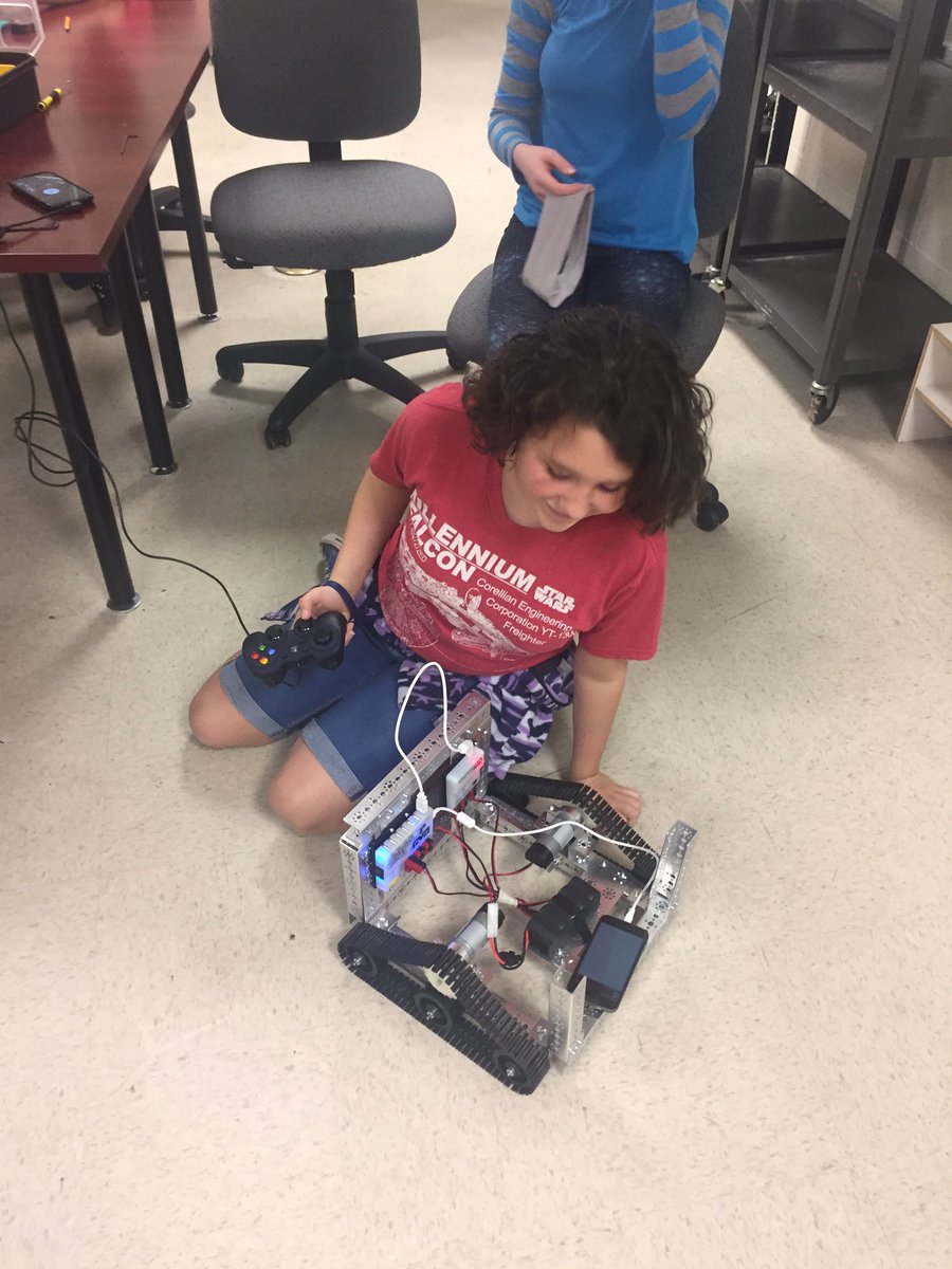 mrsgrgs's tweet photo. KMS FTC robotics team working hard on a Sat. morning for next week's tournament! #teamterminators #teambaconators @CharMeckSchools https://t.co/R0WpDsgFnP