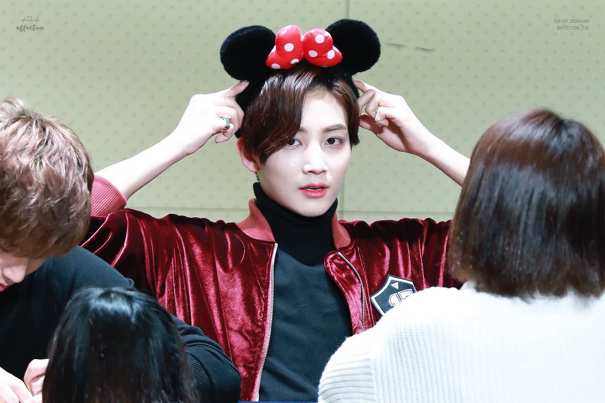 junghanpics's tweet photo. i could be your mickey :-) https://t.co/BngKLzc1z7