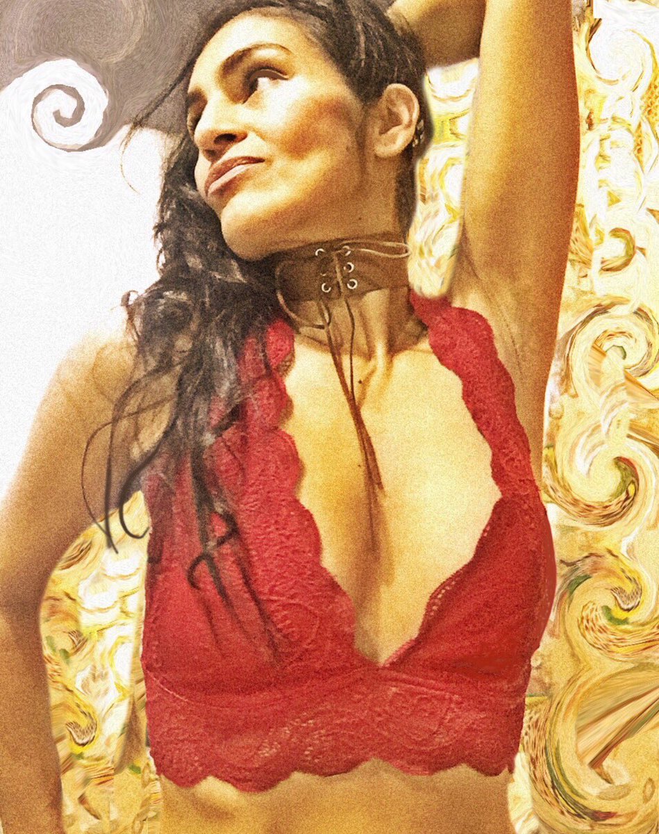 StrapperGirl's tweet photo. Take a chance Have fun!💋#valentines #chokers #bralettes #fashionista #fashionblogger #fashiondiaries #bbloggers #thestrapper #BraHthings https://t.co/VMsR35VPoZ