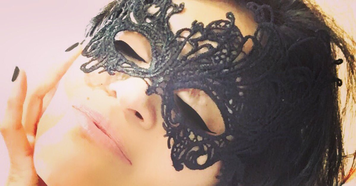StrapperGirl's tweet photo. Have some fun💋 #Valentines #bbloggers #fashionista #fashiondiaries #fashionblogger #fashioninspo  #entrepreneur #brahthings #thestrapper https://t.co/EjoaCo0RQt