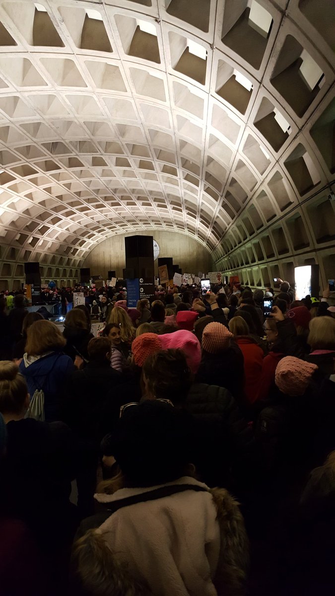 L'enfant plaza exit, busiest ever!!!  #WomensMarch