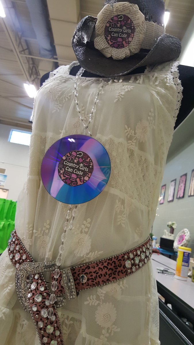 abrooks's tweet image. Awesomeness happening here today! #countrygirlscode