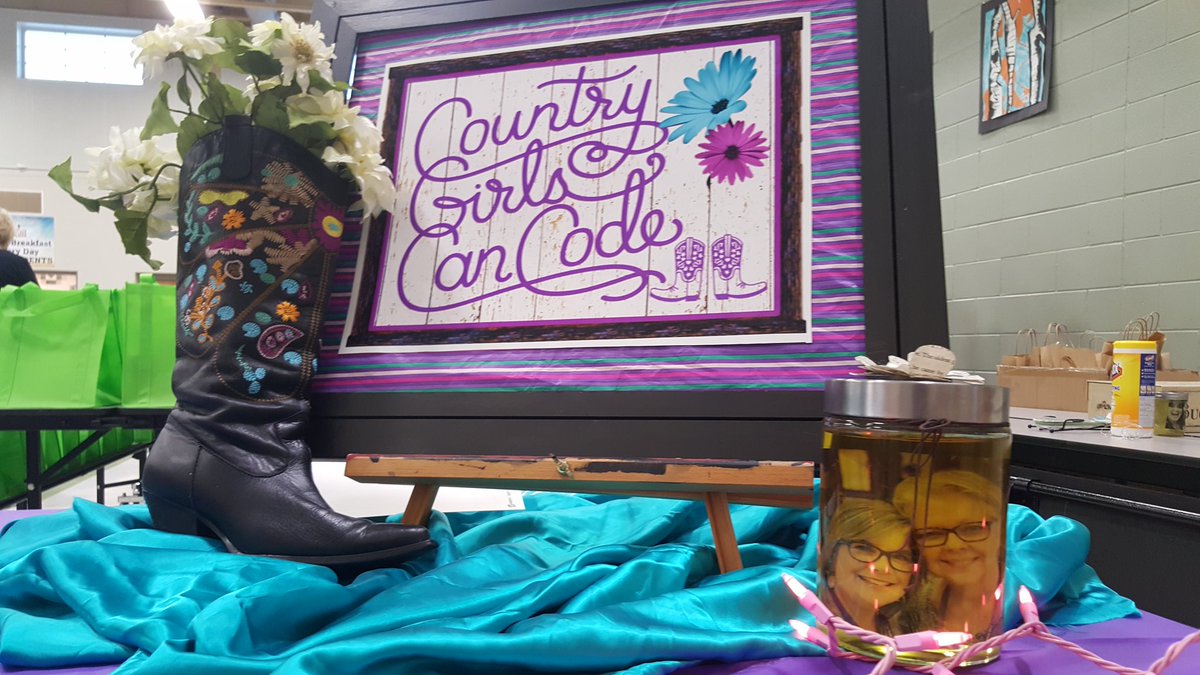 abrooks's tweet image. Awesomeness happening here today! #countrygirlscode