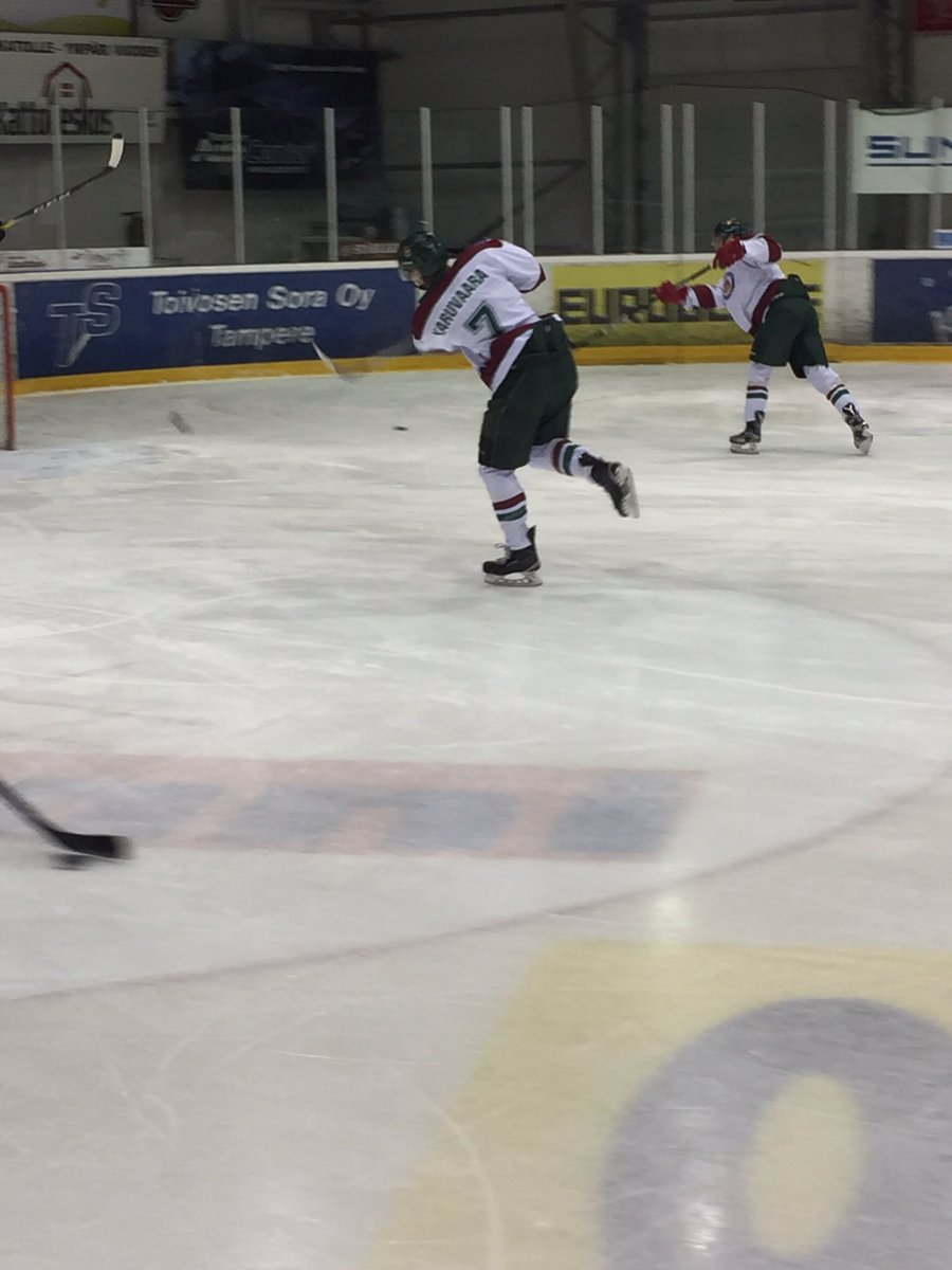 kakiU20's tweet photo. 29/40 LeKiU20 vs KaKiU20 #kohtamennään #Lempäällä #nuortenmestis @KaruvaaraOtto https://t.co/pqzC2jm0Mk