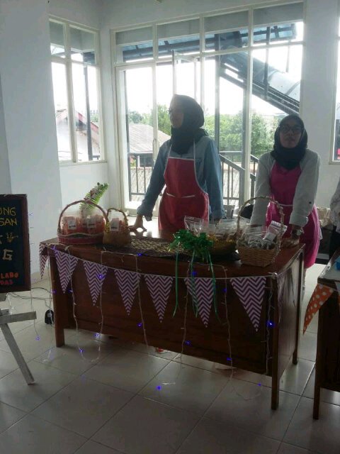 martabaksmini08's tweet photo. Makinang renyah renyah ga bikin ngunyang pegel silakan datang dan cobain di #Bizday2017 #digmarkstiekesatuan https://t.co/rvosTlcDBs