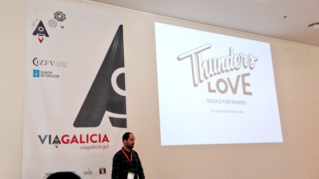 via_galicia's tweet photo. Como dicen en su presentación #ThundersLove el calcetín es la nueva corbata 👔 #DemoDay #ViaGalicia https://t.co/SFpEgtJNoz