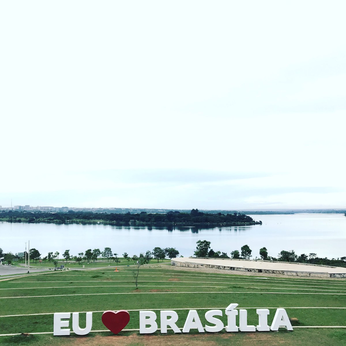 MarceloTas's tweet photo. É o que sinto por você, DF #AmoBrasilia 💚👽💫 [Ermida Dom Bosco] #TasDeFérias https://t.co/AUpRAqnhil