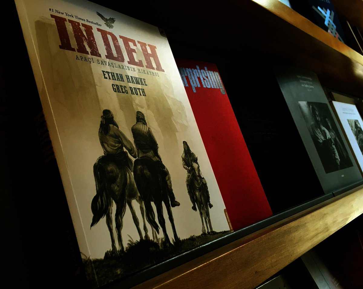 Indeh | Ethan Hawke, Greg Ruth
"Artık Indeh'tik... Yani ölüydük."
rob389.com/dp/tr/11/97860…
#indeh #EthanHawke #GregRuth
<a href="/KaraKargaYayin/">KaraKarga Yayınları</a>