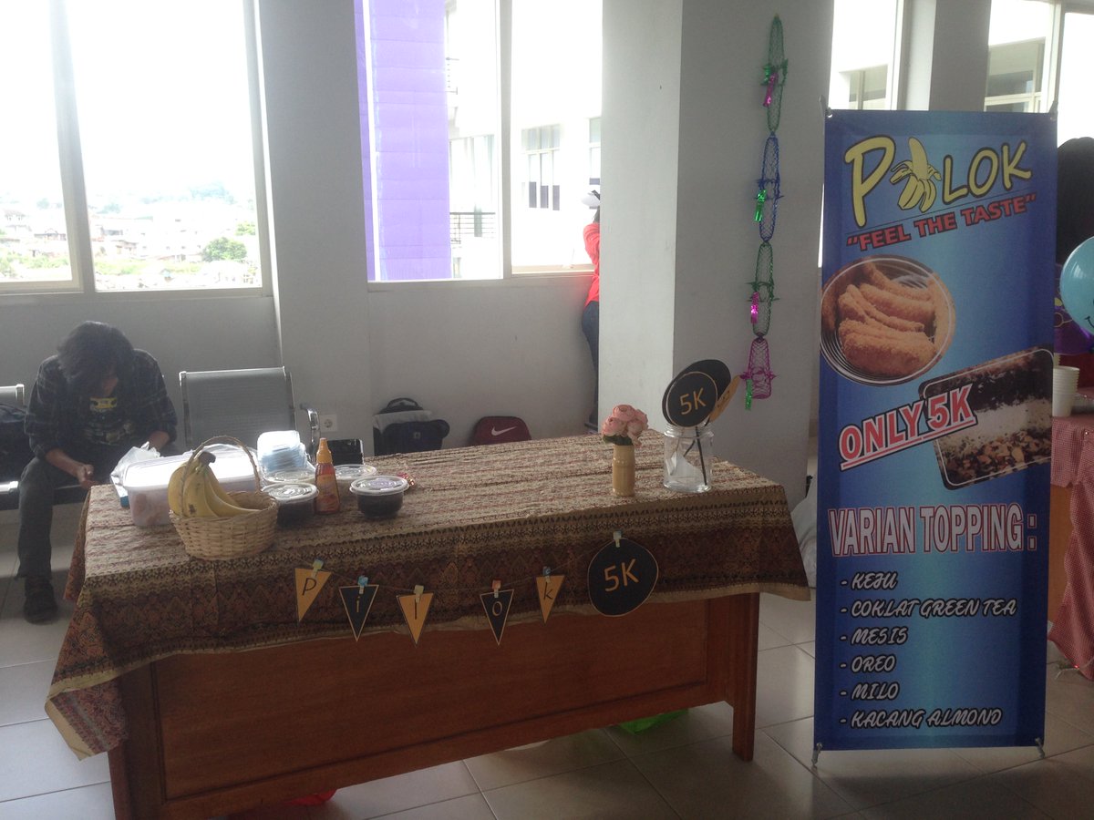 F347Futsal's tweet photo. Dateng yuk ke #bizday2017 stiekesatuan lantai1, disini ada juga Pilok pisang berbagai varian rasa, murah loh cuma 5k. #digmarkstiekesatuan https://t.co/oMVagWAHLA