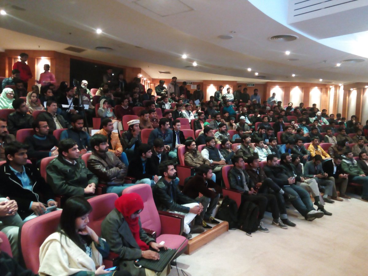 _AbdullahNaveed's tweet photo. Mr.@FahadShakeel session and fully packed Auditorium...
#WPMeetupPK https://t.co/Ogk69NbTzj