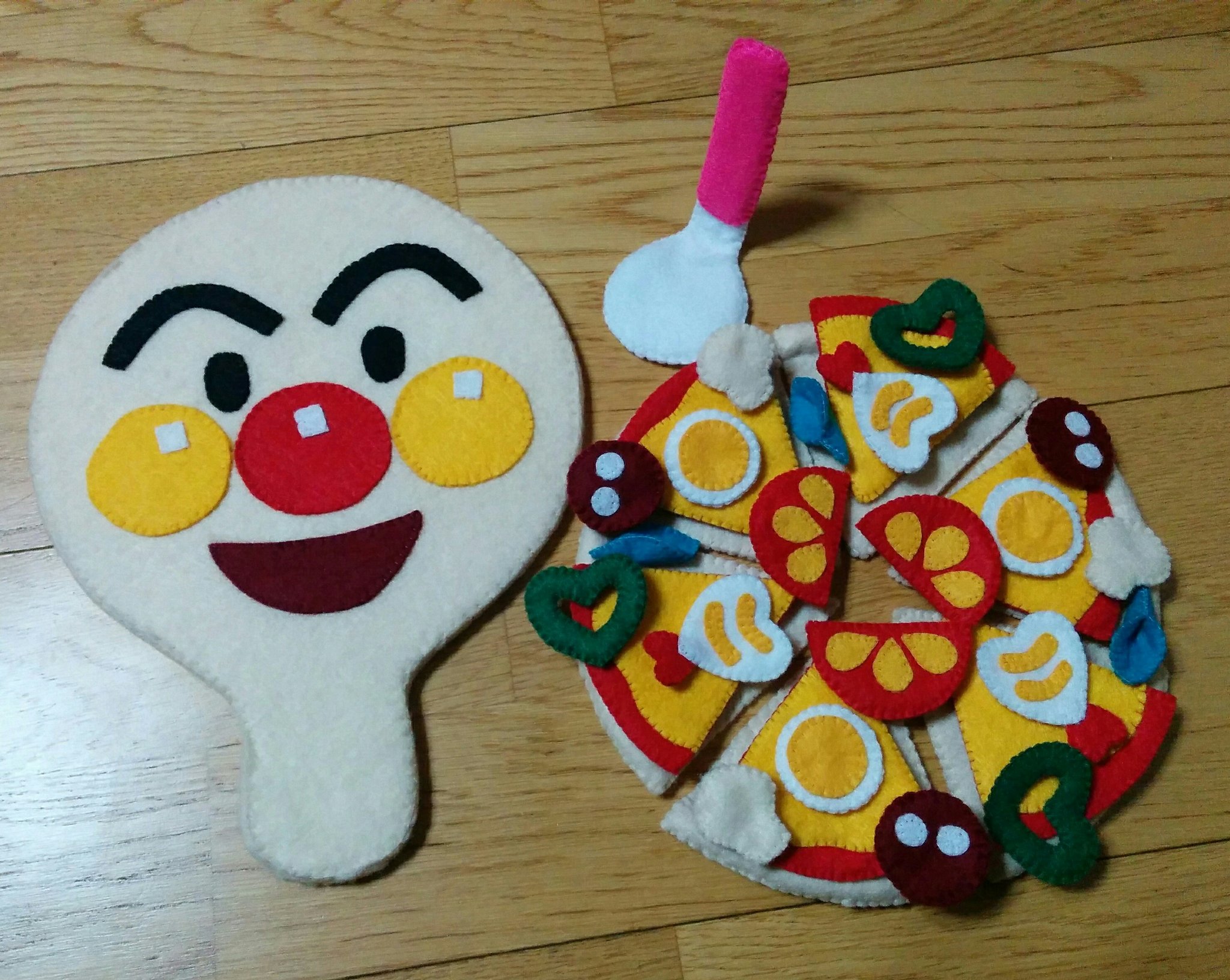 ともたか 手作りうちわ デコパネ うちわ文字 販売 応援ボード アンパンマン 手作りフェルト フェルト フェルトおままごと フェルトピザ ピザ 手作り ハンドメイド T Co Jrj5kir03r Twitter