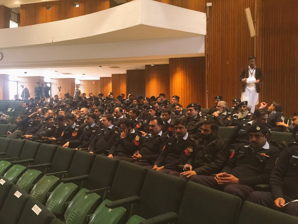 la9at's tweet photo. Heavy number of Officials are present at the #PoliceAurAwam event. We are starting shortly. Stay tuned. https://t.co/Hgl2pqDJLu