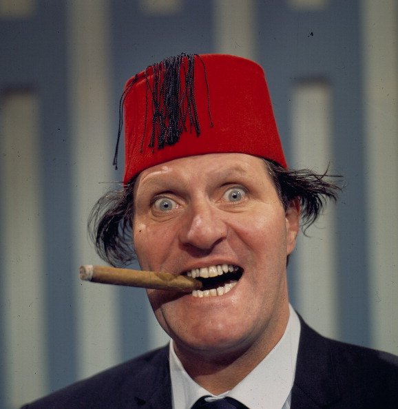 TommyCooperJLT's tweet photo. ☆ JOKE TIME ☆
"Went to travel agents, saw pic of Majorca on the wall.
Said "I want to go there." 
So he pinned me to the wall!"
#TommyCooper https://t.co/AS4lf2cZgI