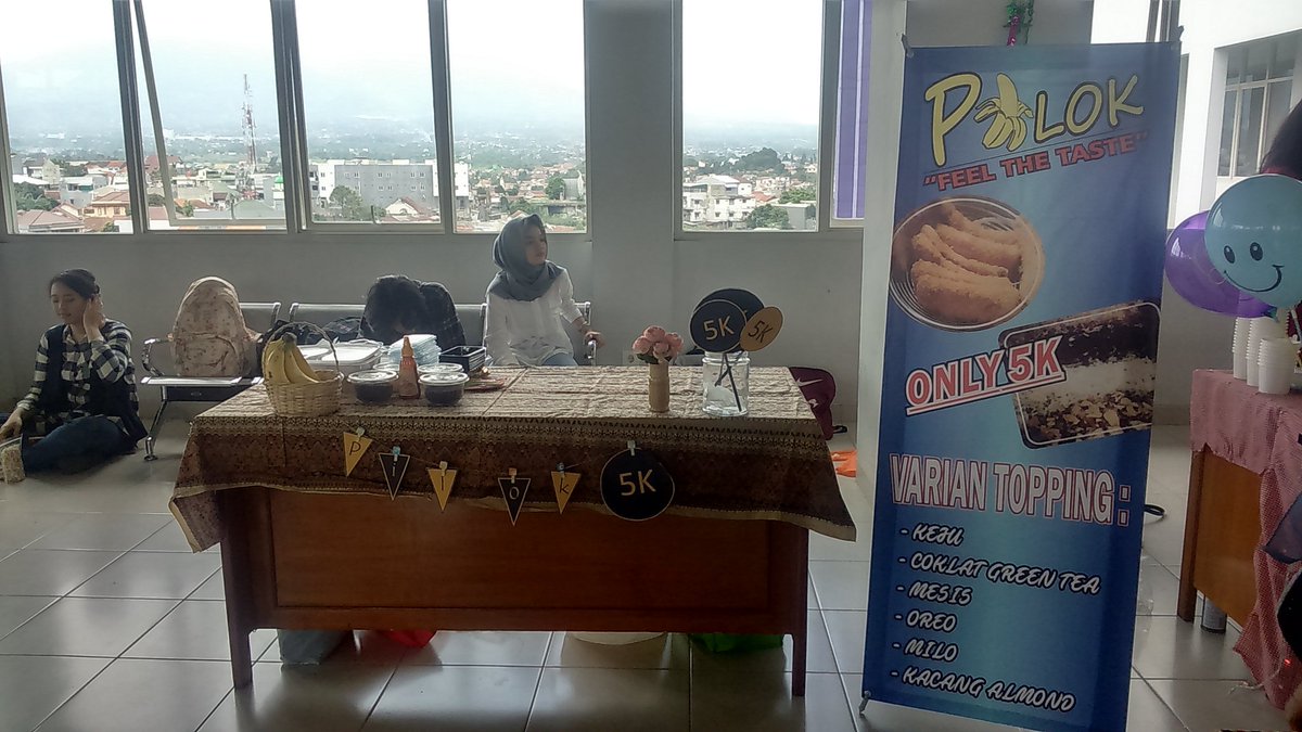 baksoacooella's tweet photo. Pilok nya bukan pisang biasa, nyemil enyak #bizday2017 #digmarkstiekesatuan https://t.co/F63rfocCwR
