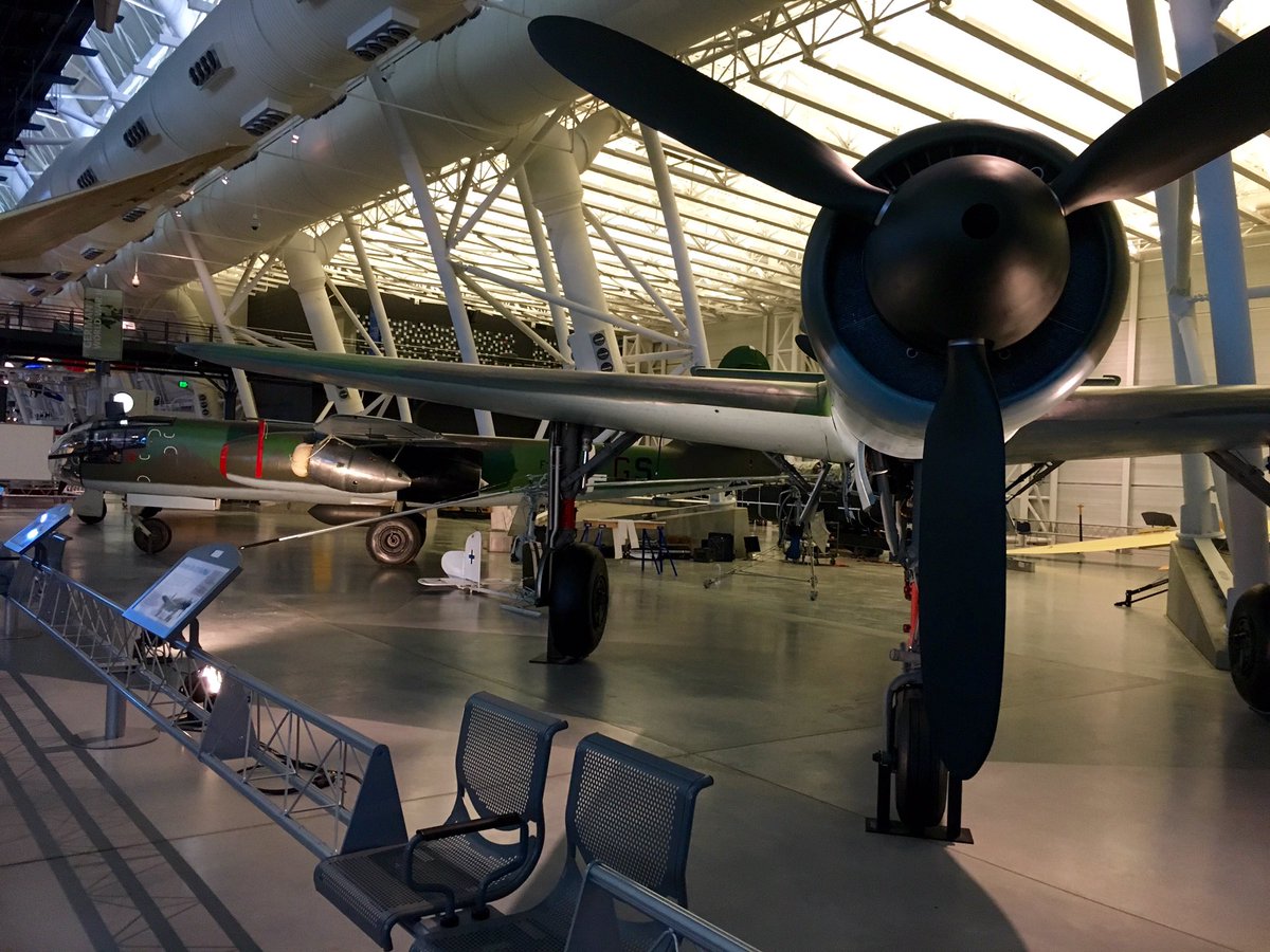 ken_works's tweet photo. #aviation I saw Do335 at Smithonian museum last year. Unexpectedly twas a big airplane. Looked like a bomber... スミソニアンで見たけど予想以上にデカかった。爆撃機かと。 https://t.co/f6rNt6kz6b