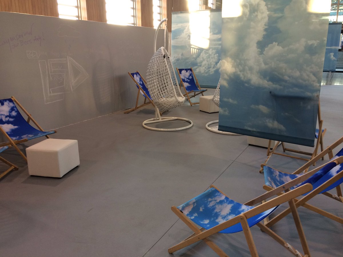 lestransats's tweet photo. Une bonne idée les transats @MaisonObjet... On fait une vraie plage ensemble au prochain salon ? #transats #maisonetobjet #specialist #chill https://t.co/o5tUKKjsxl