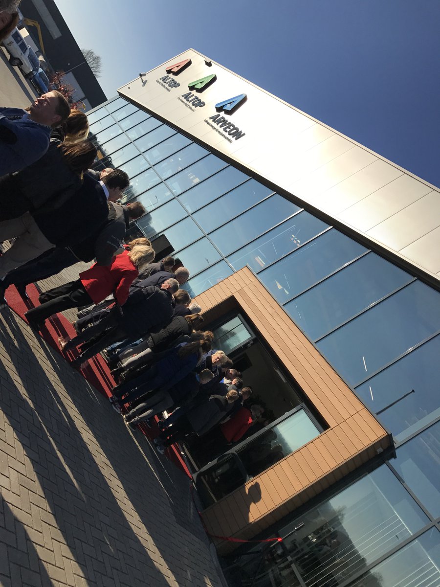 Mooie opening en benieuwd naar t nieuwe pand van Altop. <a href="/Altop_Kunststof/">Altop Kunststoftechniek</a> <a href="/MABerndsen/">Chiel Berndsen</a> #gefeliciteerd