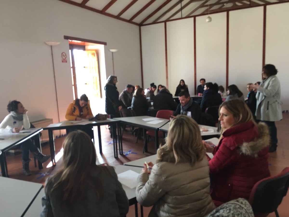 aketegi's tweet photo. Repartiendo roles para hacer un trabajo efectivo #OpenJaen #Hiloazul https://t.co/H2v2crdl0d