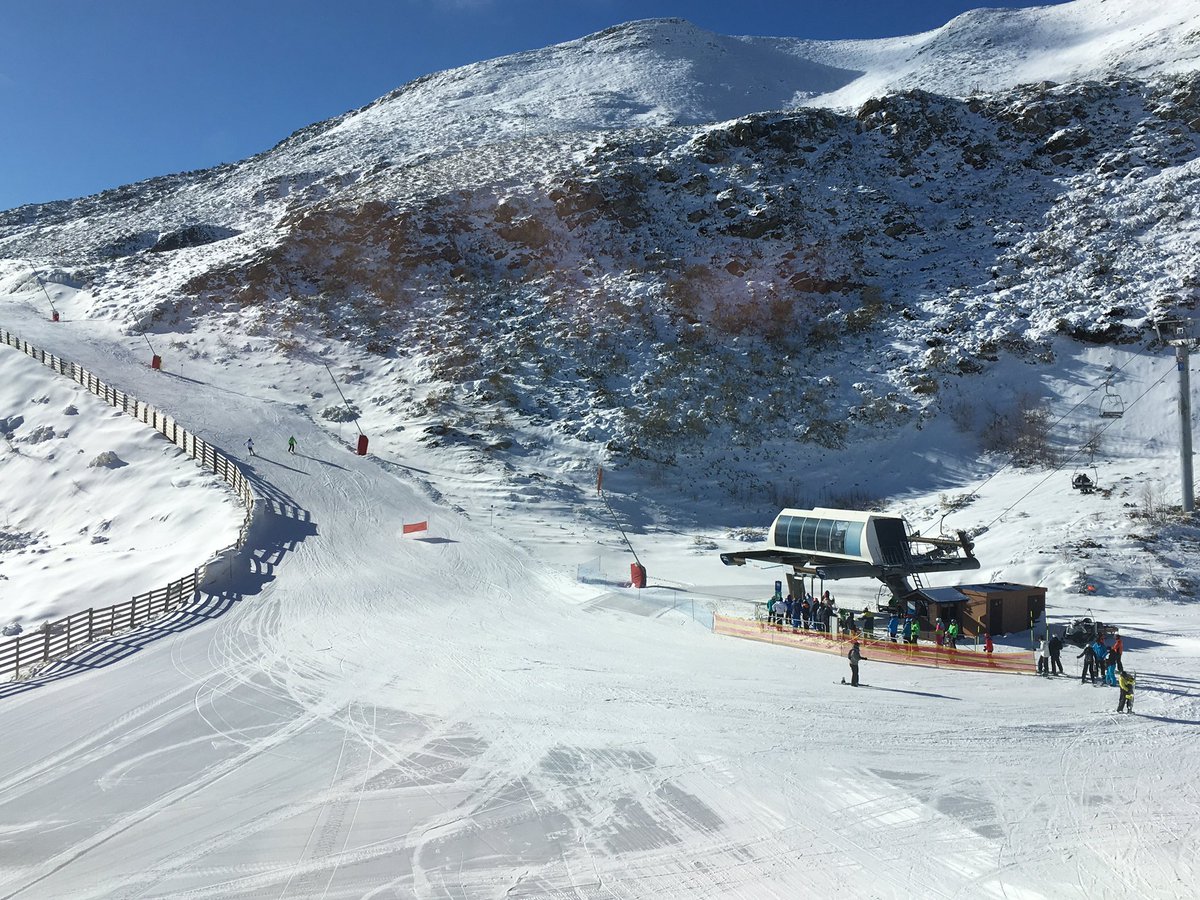 montedamina's tweet photo. Valle Laciana-Leitariegos open #leitariegos #GanasDeNieve https://t.co/WXlwPy95ob