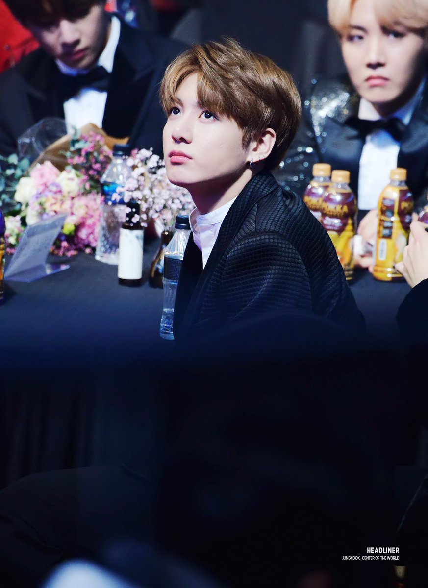 headliner_jk's tweet photo. 170119 서울가요대상 #정국 당신의恋人 @BTS_twt https://t.co/kEHpo2YjVE