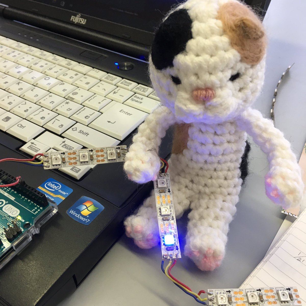 tummyRoshinoKSK's tweet photo. arduinoでナノピクセルを光らせることを学習。for文の中にfor文入って来て混乱する…
#arduino #nanopixel #LED #プログラミング https://t.co/3k6VQ2o0ub