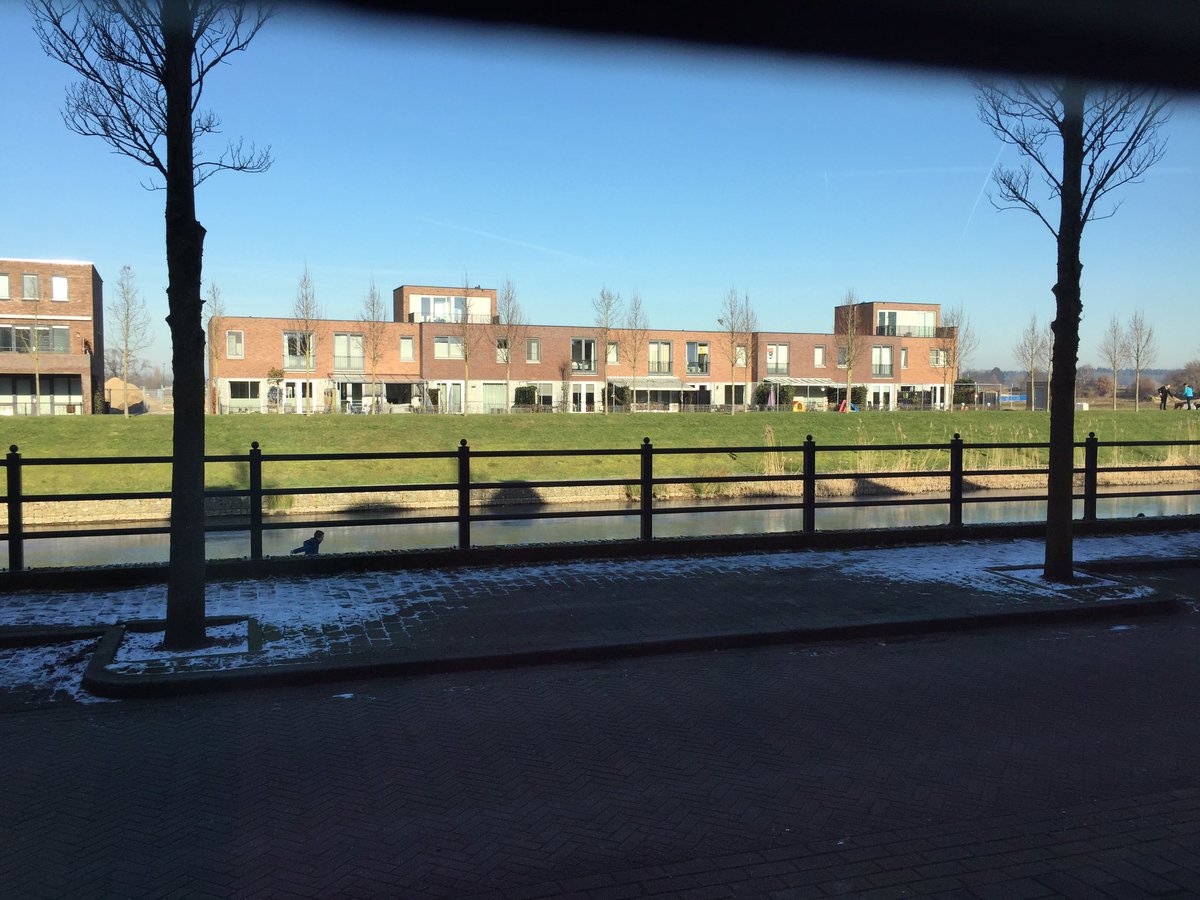 DanielleVerschu's tweet photo. Wow! Er wordt geschaatst op de #walstro in #cuijk! https://t.co/1S8jeSH98q