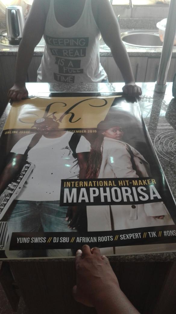 sshmag's tweet photo. Working on a warm hearted gift for @DjMaphorisa thanks for being on #sshmag https://t.co/n2ufXNbtFg , sosha rep. https://t.co/tpbqGbNhbL