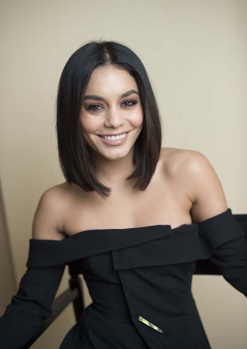 GossipRoomOff's tweet photo. Vanessa Hudgens aux TCA Winter Tour. 📸 https://t.co/2Eybb66rjR