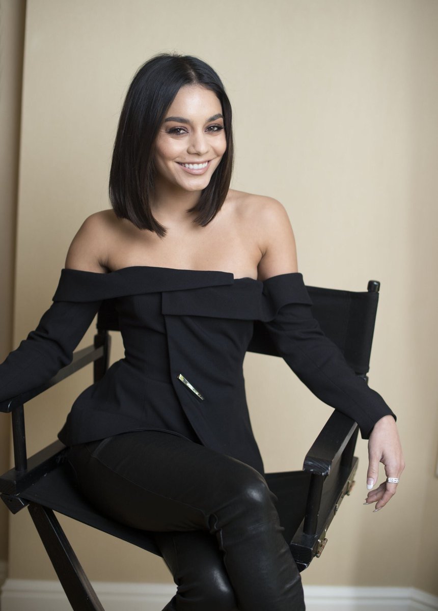 GossipRoomOff's tweet photo. Vanessa Hudgens aux TCA Winter Tour. 📸 https://t.co/2Eybb66rjR