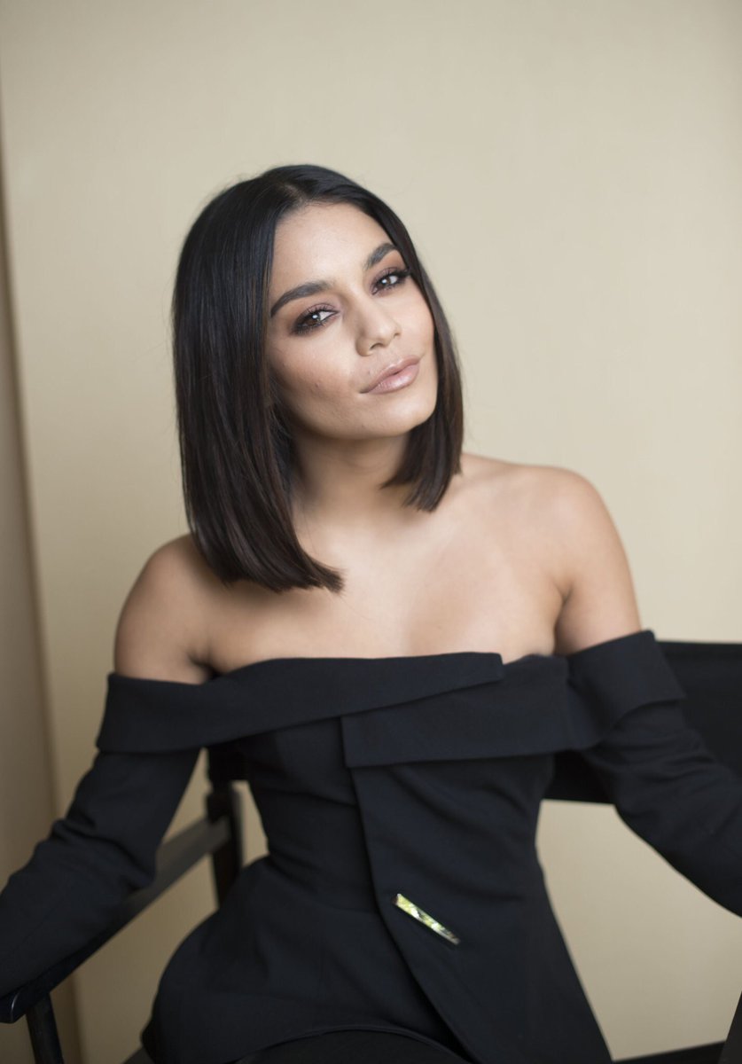 GossipRoomOff's tweet photo. Vanessa Hudgens aux TCA Winter Tour. 📸 https://t.co/2Eybb66rjR