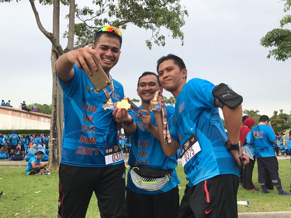 Firdaus3776's tweet photo. Completed my first run, Chocolate Run 2017. Done my 10km in 1 hour. Start focus to Shah Alam Run in Feb 2017.
#AzamKurus2017
#NavFitGroup https://t.co/CSo7b1A5Ik