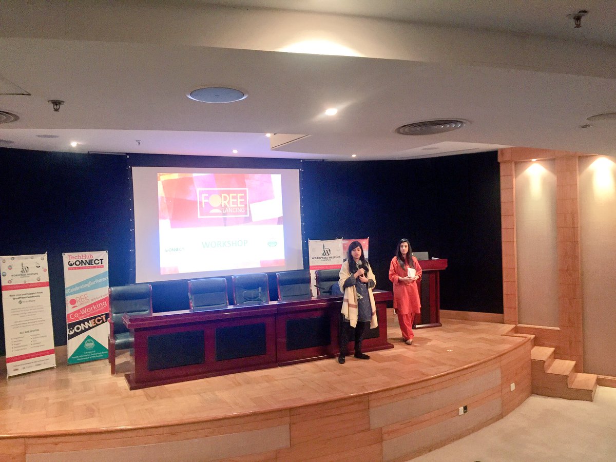 TechHubConnect's tweet photo. .@jamal_mehak shared the vision of Dr.@umarsaif for CM's #eRozgaar training programme at #WPMeetupPK & #Foreelancing graduation ceremony. https://t.co/KvTQ7L4SVZ