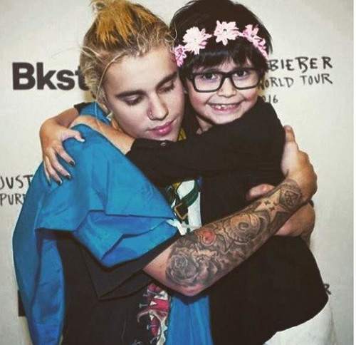 jusitnbaeber's tweet photo. 1000 RTS = 1000 VOTES
-RT THIS
-QUOTE THIS
-REPLY WITH THE #
#Beliebers #BestFanArmy #iHeartAwards https://t.co/R1U6KJ2LrF