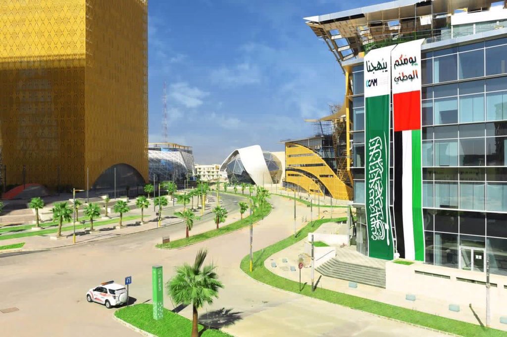 NewsMoci's tweet photo. استمرار انقطاع الكهرباء عن مبنى #هيئة_الإعلام_المرئي_والمسموع بسبب إهمال #بندر_عسيري. الموظفون مجازون ومصالح الناس ضائعة. أين #عادل_الطريفي؟ https://t.co/C707BzpFt0