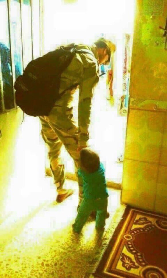 Love_F20M's tweet photo. الى أين أنت ذاهب يا #أبي؟ 😢
ذاهب لي أشتري لكم #ليل أمن؟ 
ومن أين لك أموال #ياأبي؟
سأشتريه #بدمي 💪
#رحم_الله_شهداء_الواجب 
#جيشنا_عزنا_وفخرنا https://t.co/AWkdPqpAMR