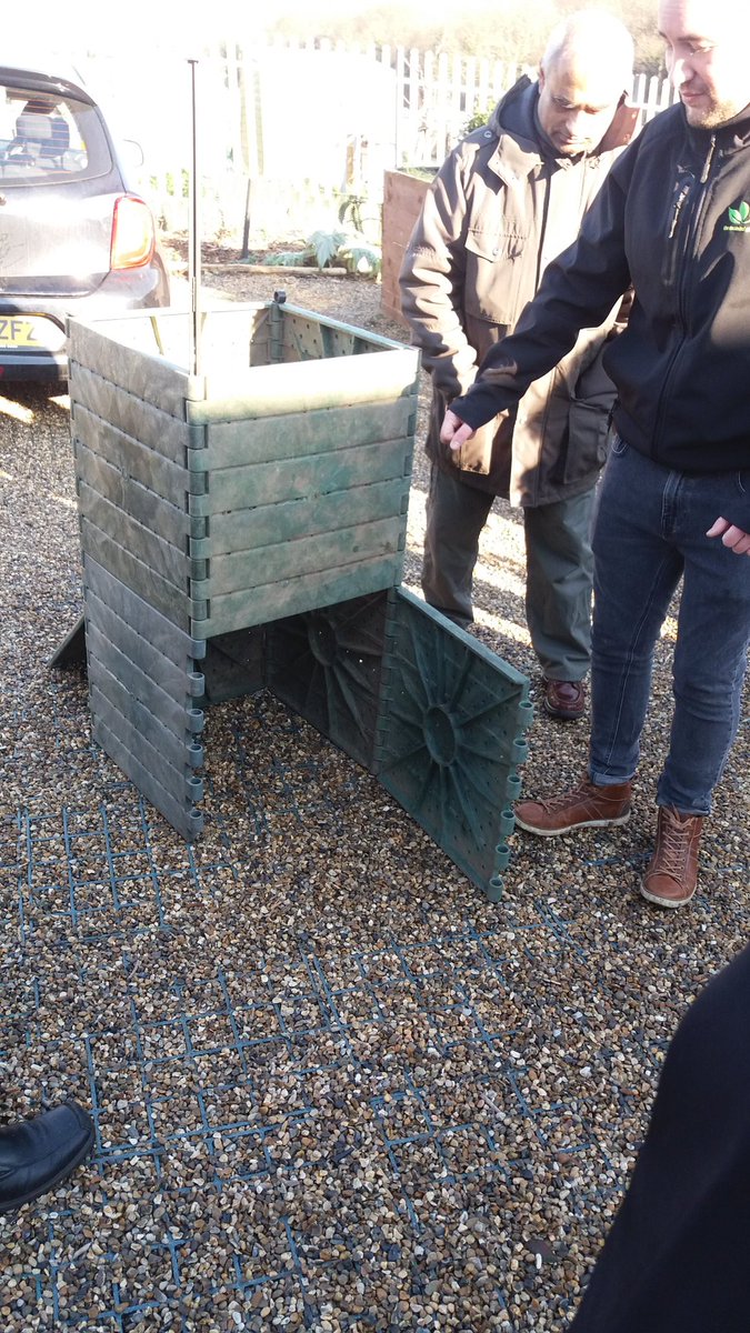 CroydonMGs's tweet photo. @GOComposters  Learning about different  composting bins https://t.co/sovDGoPJWD