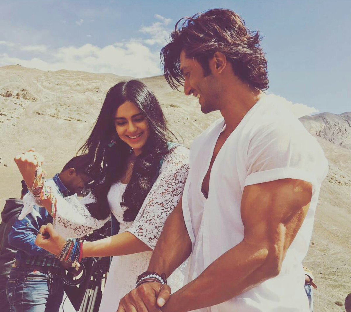 fans_adahsharma's tweet photo. @ieEntertainment #2DaysToCommando2Trailer #Commando2 waiting for this 😎😎😎😎😎😎 https://t.co/2nnvvLp1io