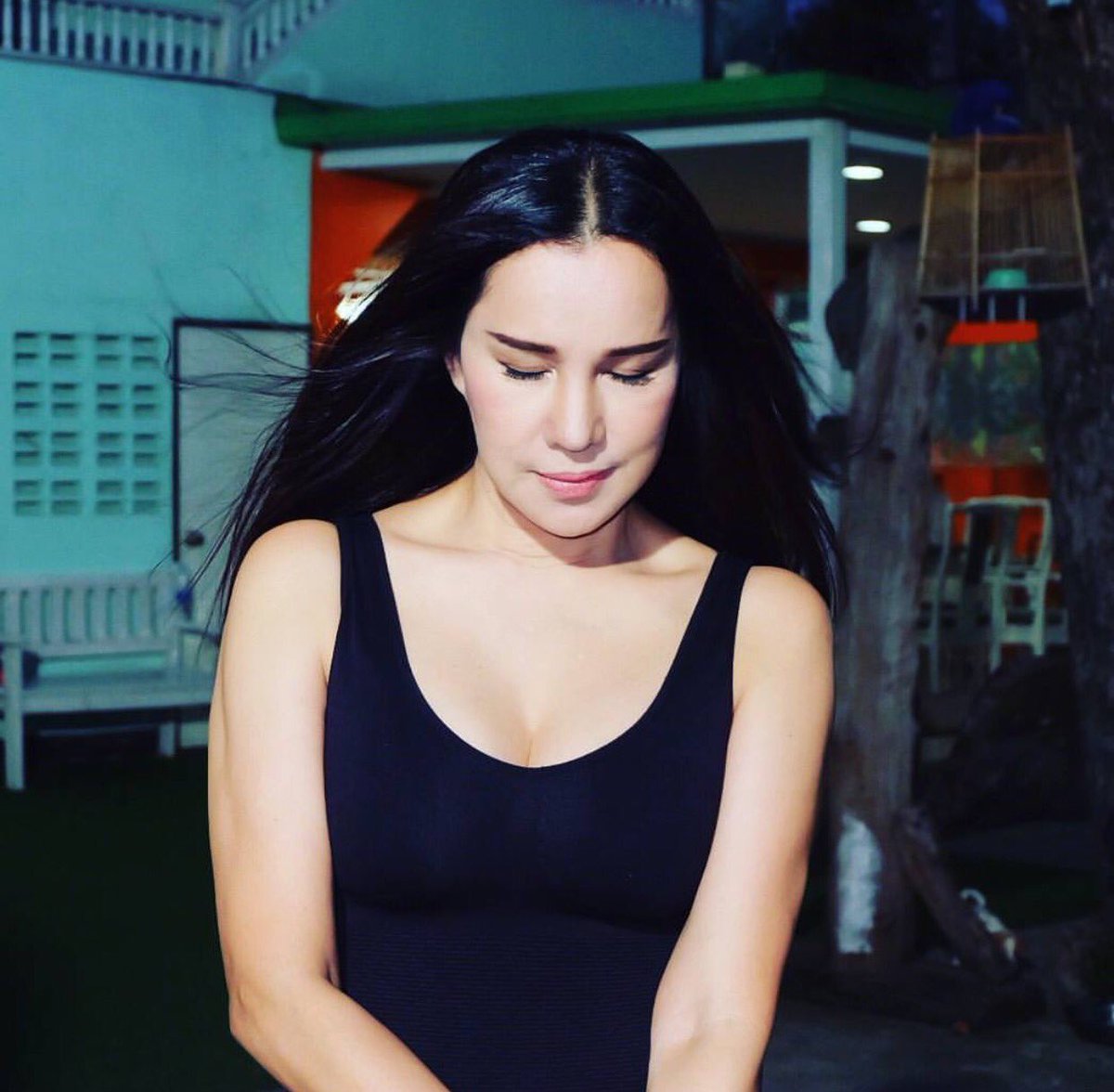 BeautyDiaryNews's tweet photo. ส้มเช้งสามช่า อายุ 49 แล้วจ้าพออัพหน้าที่เกาหลี ดูสาวขึ้นเยอะมากๆ บางมุมแอบคล้าย มะลิ โคทส์ https://t.co/i5xuRUVUU8