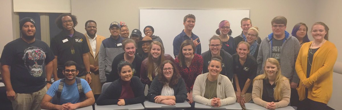 JWUCLTSGA's tweet photo. SGA Senate at our meeting on Tuesday! https://t.co/jCQpTPrbGN