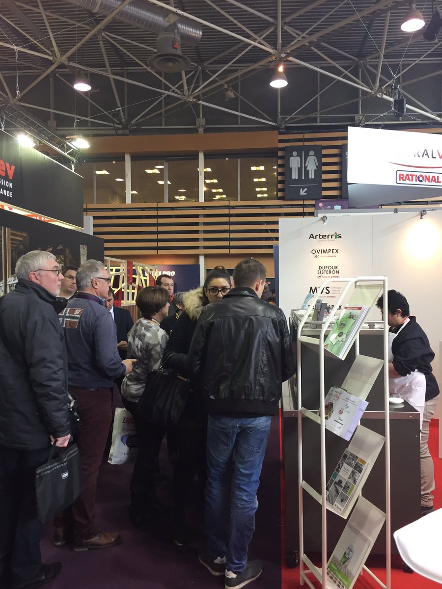 Dégustation d'agneau sur le stand #Ovimpex au #sirha