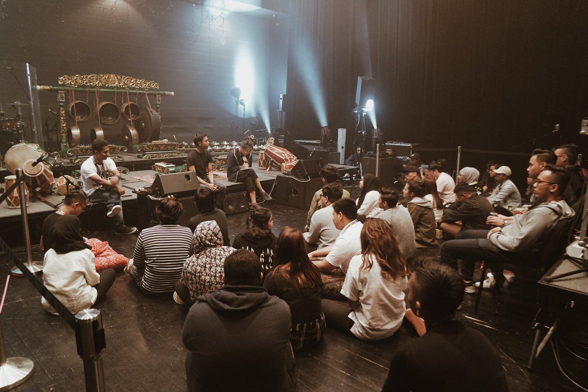RPGNK's tweet photo. 💡THE XPERIMENTAL PROJECT💡

With the most amazing team of production, helpers and performers!

#TRCC, @ConfessionsinRP , @republicpoly https://t.co/8LcS74Ib6w