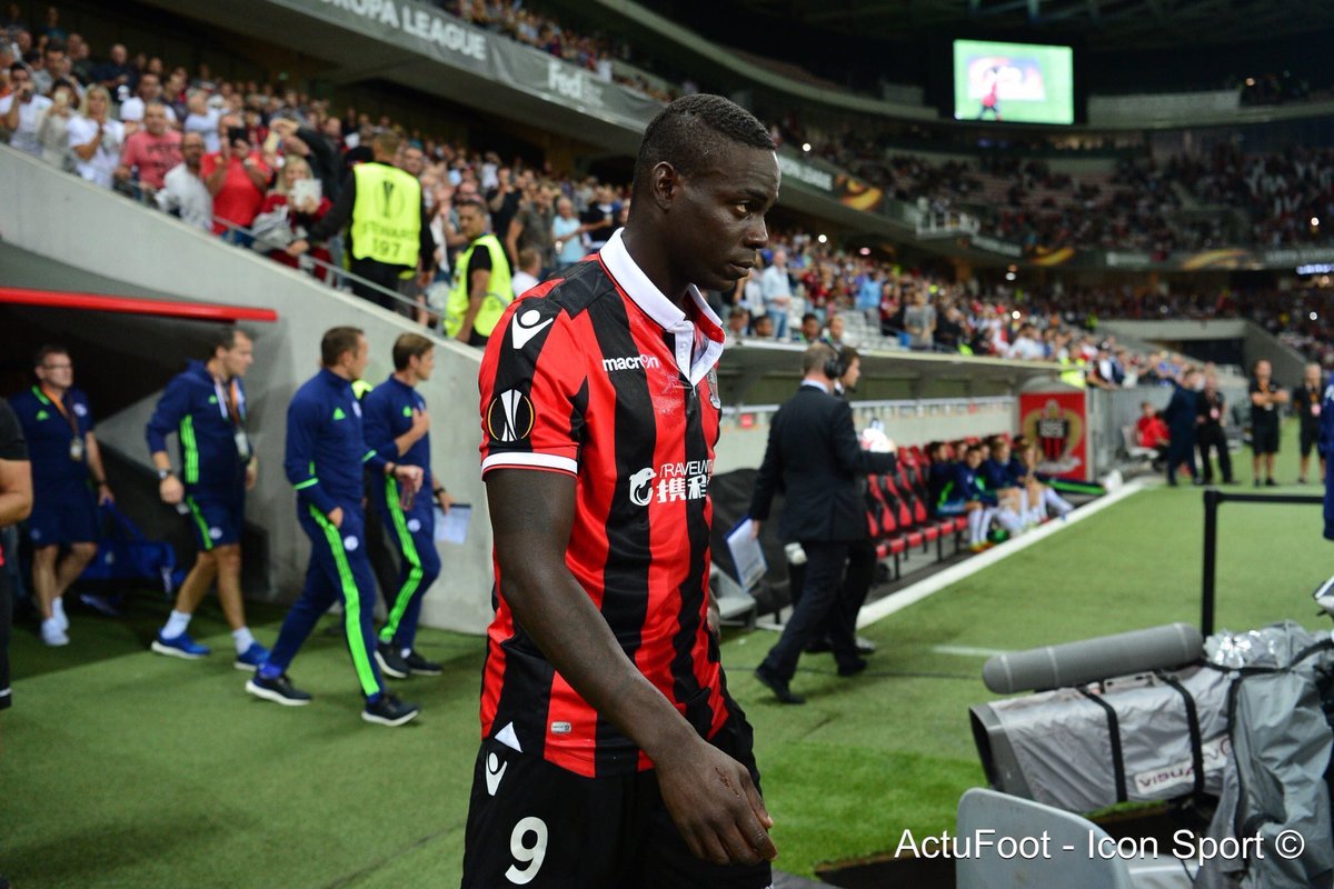Actu_foot__'s tweet photo. Mario Balotelli à nouveau victime de cris raciste, il souhaiterais mettre fin à sa carrière.. https://t.co/CJiAjjvX3Y