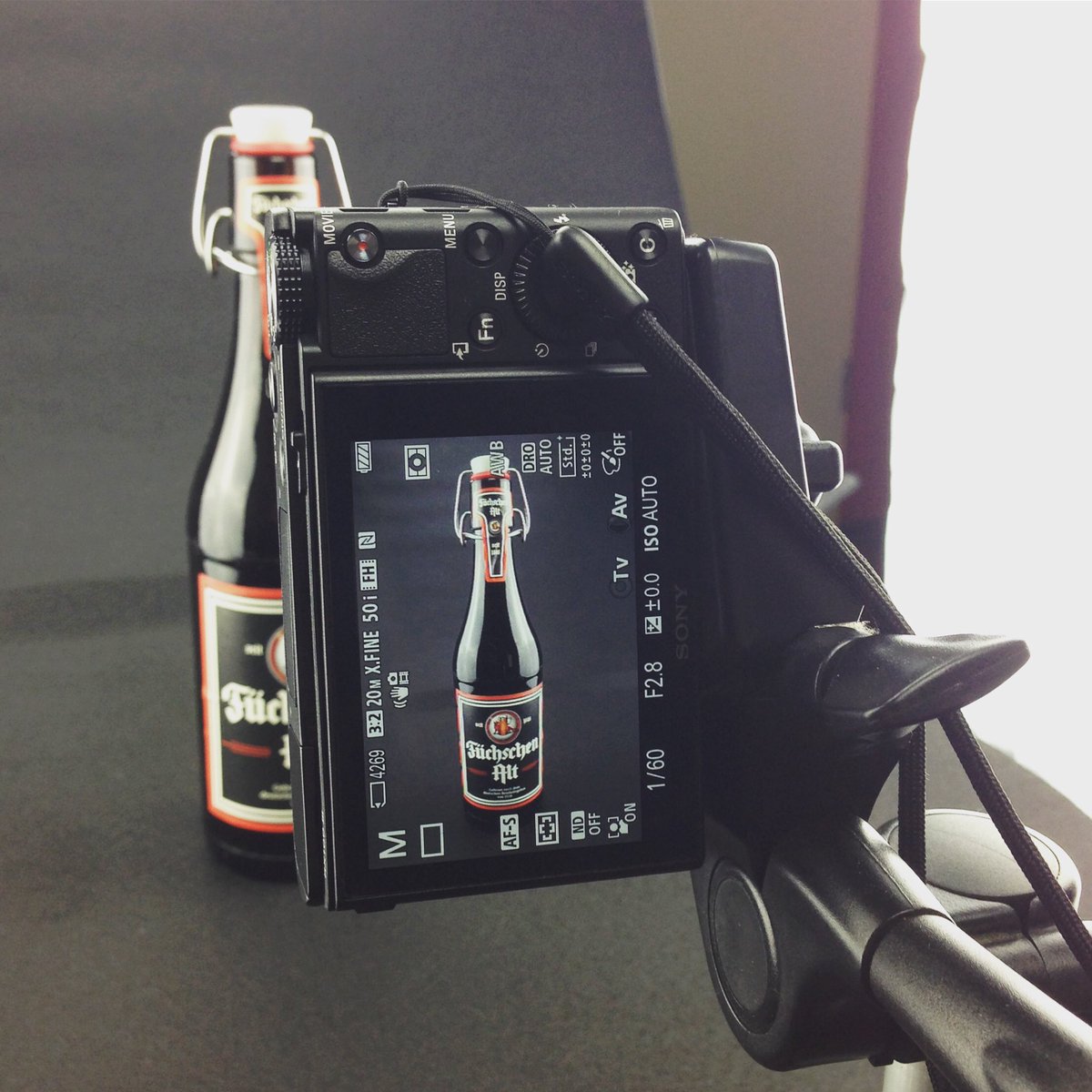 3klangDigital's tweet photo. History in the making! Foto-Session für den baldigen Relaunch von Altbierwelt.de! Stay tuned! #altbierwelt #stattkölnischwasser #3klang https://t.co/4GG4JQLvuV