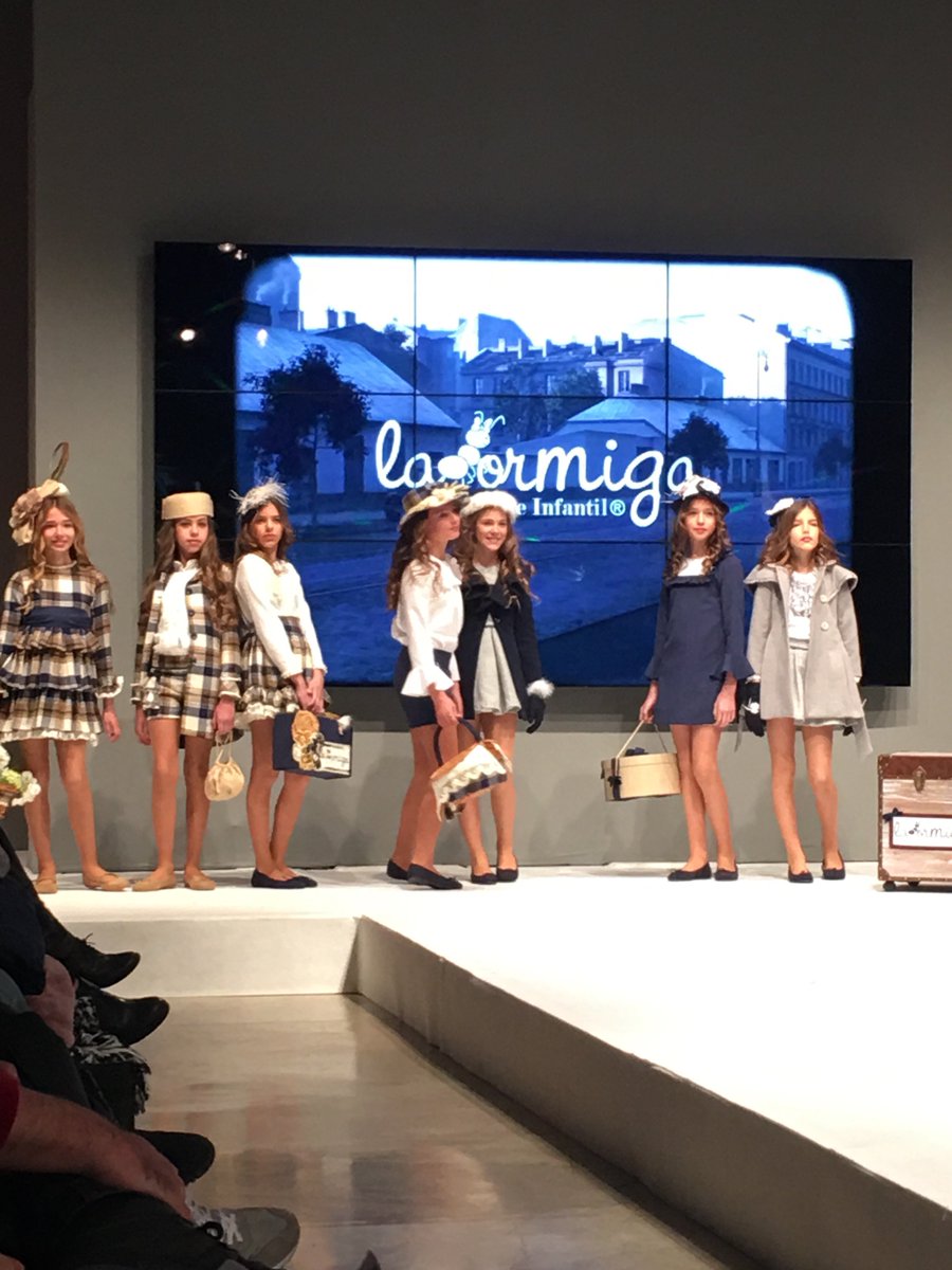 FashionSpain's tweet photo. Delightfully French influence on full display by #LaOrmiga #FW17 #fimikidsfashionweek @Fimi_Spain #kidswear #fashion https://t.co/zfrsnANHDP