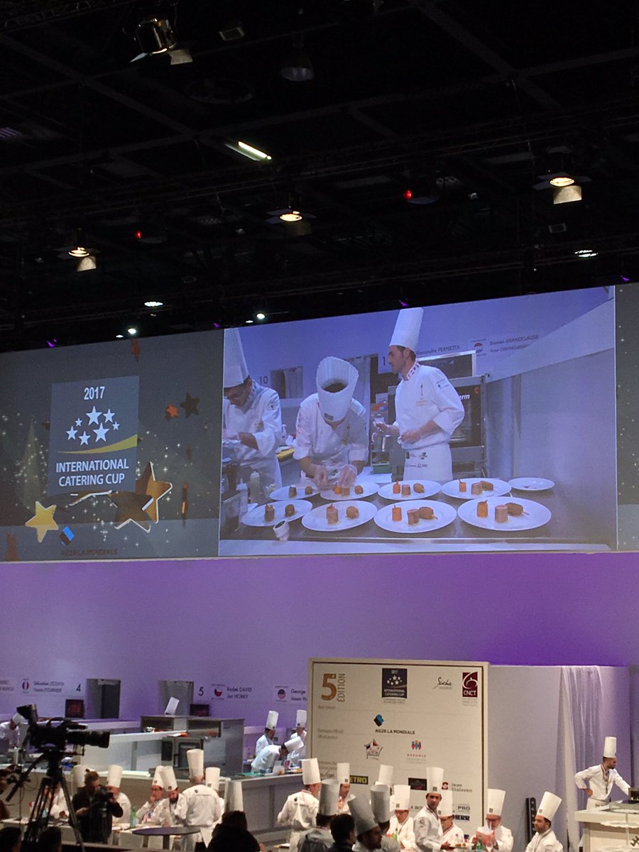 EmmaOldn's tweet photo. En direct de l'International Catering Cup 2017 au @Sirha_Lyon 🍴 https://t.co/a46yT6JtCm