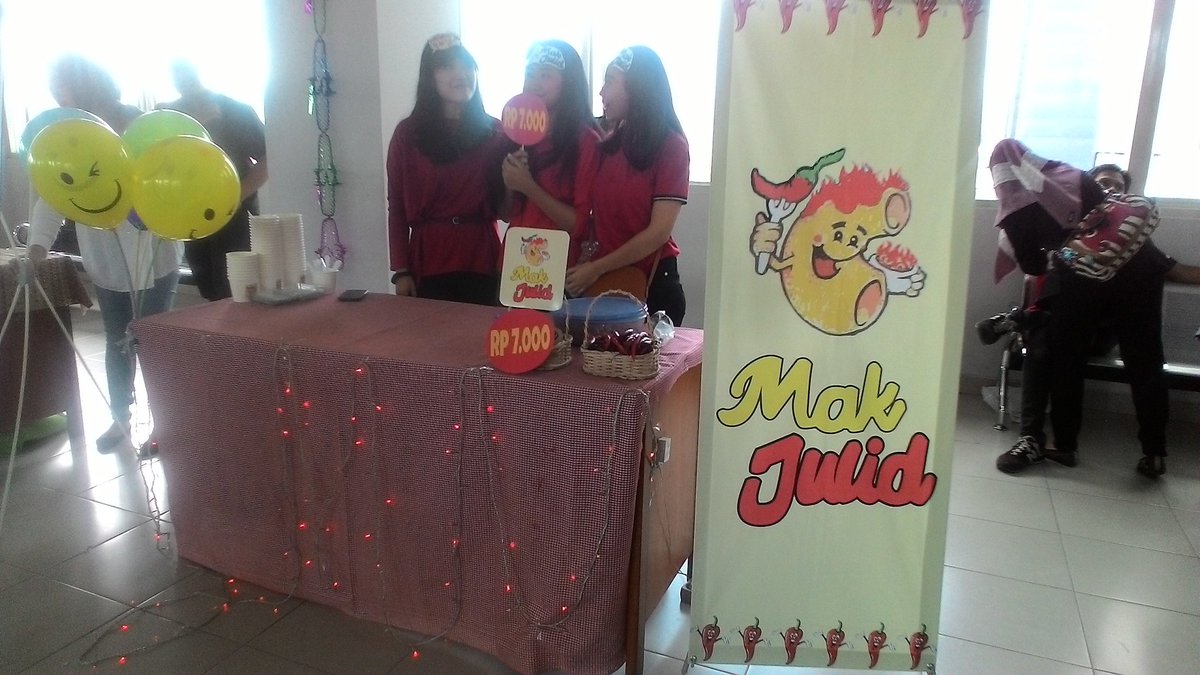 Pancakes2Love's tweet photo. Kini hadir makaroni Mak Julid, rasanya pedas gilaa, bikin lidah melet melet harga 7K berani coba? #Bizday2017 #digmarkstiekesatuan https://t.co/G9VTBOyGuz