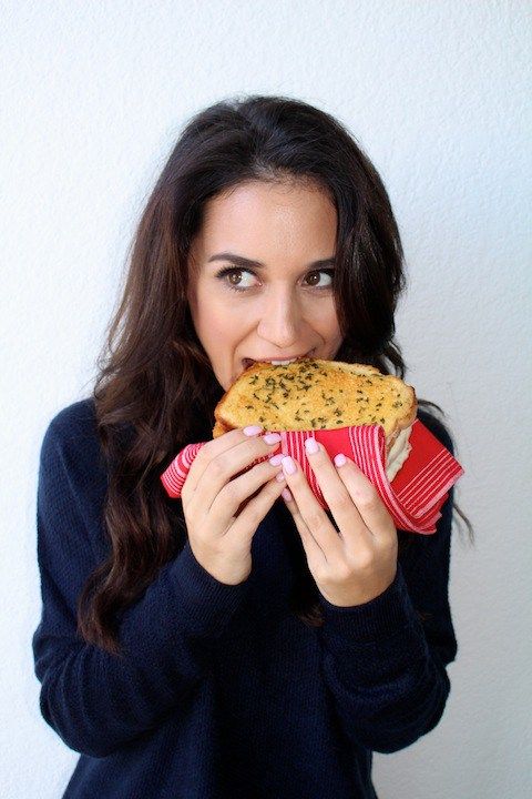 preppy_hostess's tweet image. Giant Mozzarella Stick Grilled Cheese Sandwiches... NEED I SAY MORE!? @FarmRichSnacks #HalftimeHero buff.ly/2j7banh