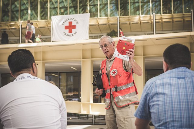 CroixRougeParis's tweet photo. Carte interactive pour connaitre l'emplacement de tous les #défibrillateurs de la Ville de @Paris ⚡️🚑 https://t.co/fR4XlhVNuu Retweet ! https://t.co/WvW3aDBlWW