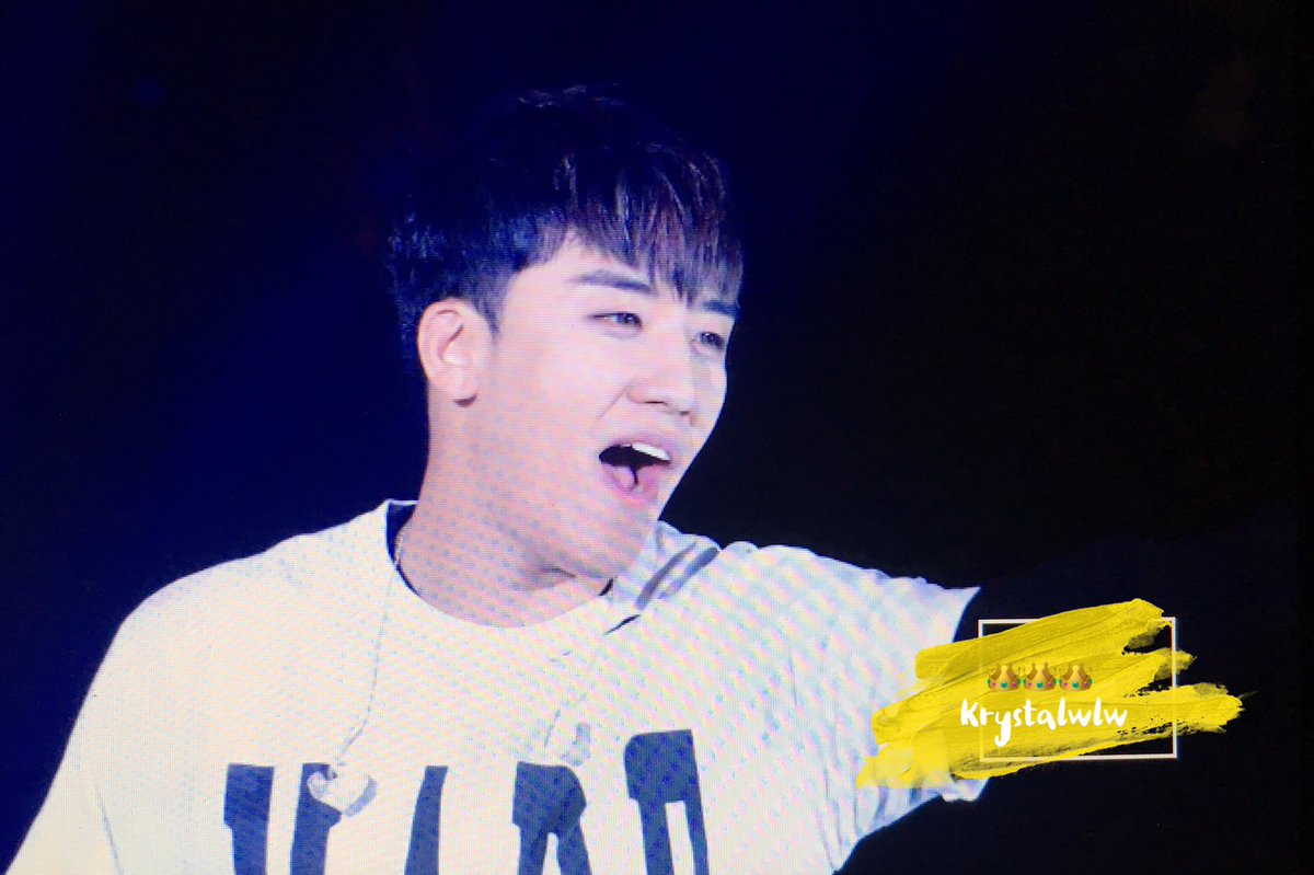 wonglaiwing's tweet photo. 160121 0to10 in hk 
🐼👶
#bigbang #빅뱅 #승리 https://t.co/ad7yVltQdg